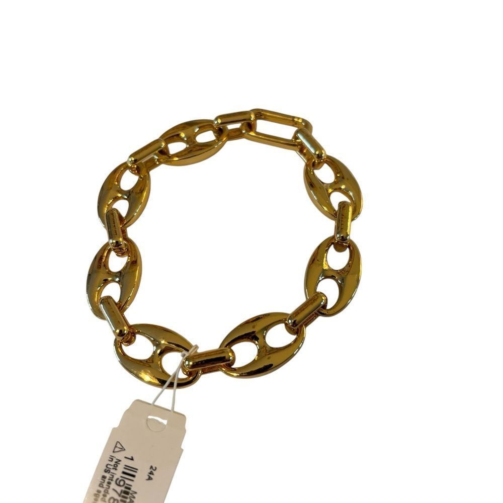 Bright Gold Toned Chain Link Bracelet. Very Sharp Looking.